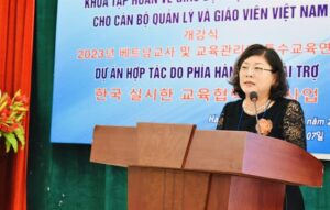 Tập huấn về giáo dục đặc biệt cho cán bộ quản lý và giáo viên