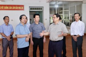 Thủ tướng kiểm tra công tác chuẩn bị năm học mới tại tỉnh Kon Tum