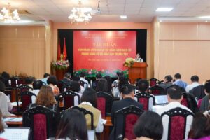 Tập huấn triển khai sử dụng phần mềm Sổ tay đảng viên điên tử