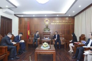 Thứ trưởng Nguyễn Văn Phúc tiếp Thứ trưởng Bộ Khoa học và Giáo dục Đại học Nga