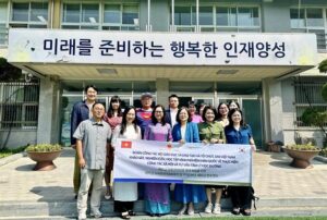 Học tập kinh nghiệm về công tác xã hội, tư vấn tâm lý trong trường học