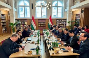 Thúc đẩy hợp tác giáo dục và tăng cường dạy học tiếng Việt tại Hungary